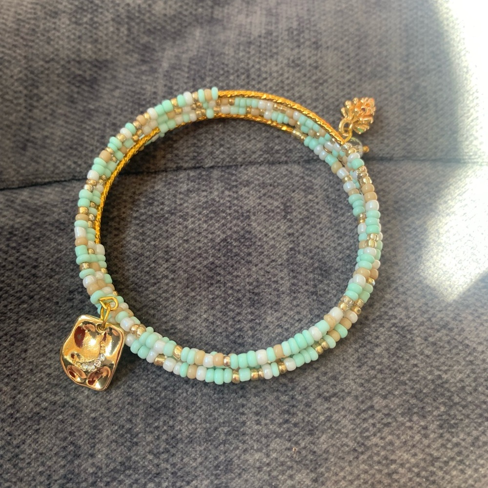 Chic Gold and Turquoise Beaded Bracelet
